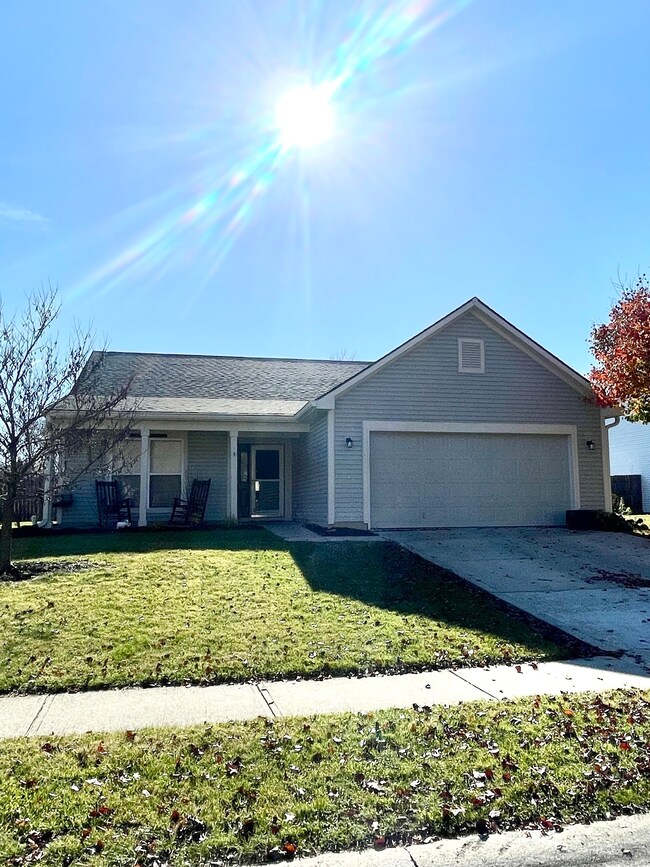 7367 Oakview Dr, Avon, IN 46123 - photo 2