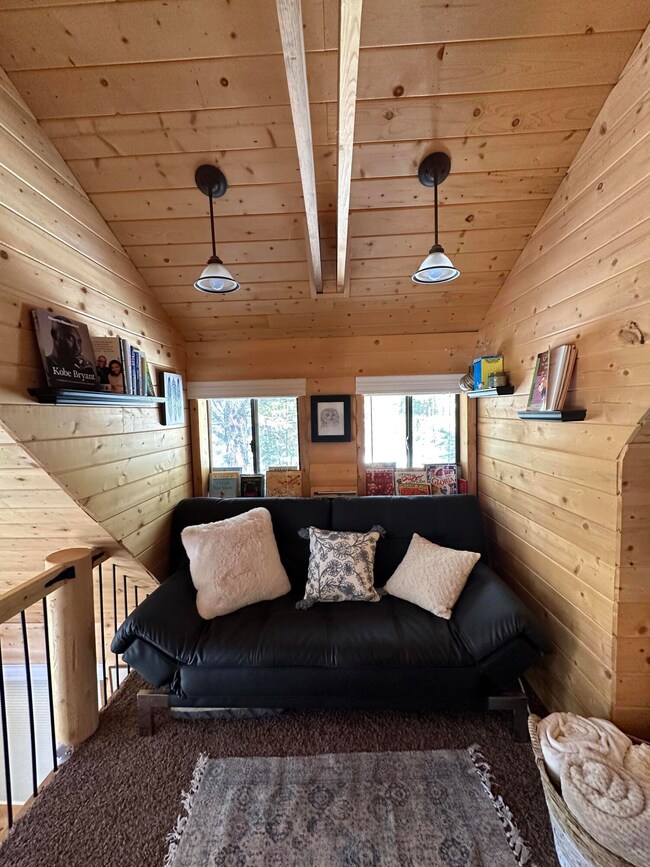 Reading nook/Sleeping Area