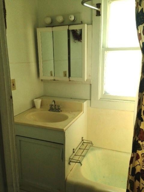 Coloma bath
