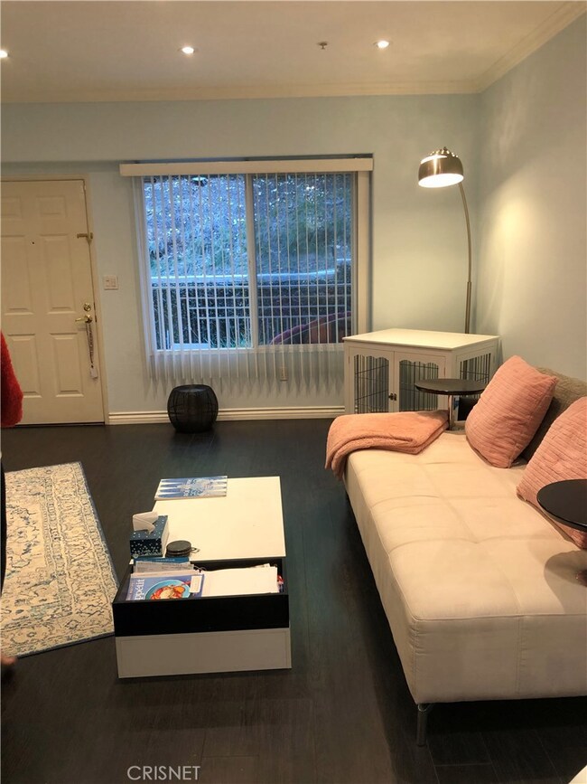 5250 Premiere Hills Cir unit 102, Woodland Hills, CA 91364 - photo 3