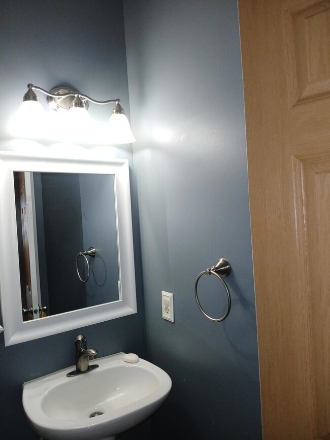 660 Kingfisher Ln unit C, Woodbury, MN 55125 - photo 5