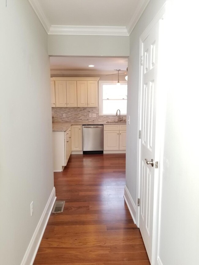 200 Locust Dr, Milford, PA 18337 - photo 5