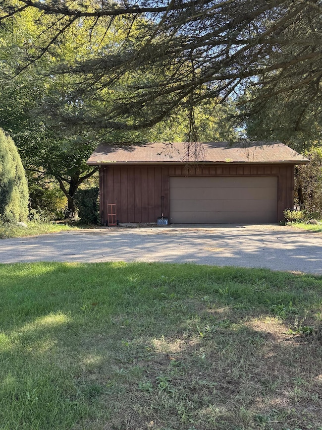 50739 Pleasant St, Dowagiac, MI 49047 - photo 3