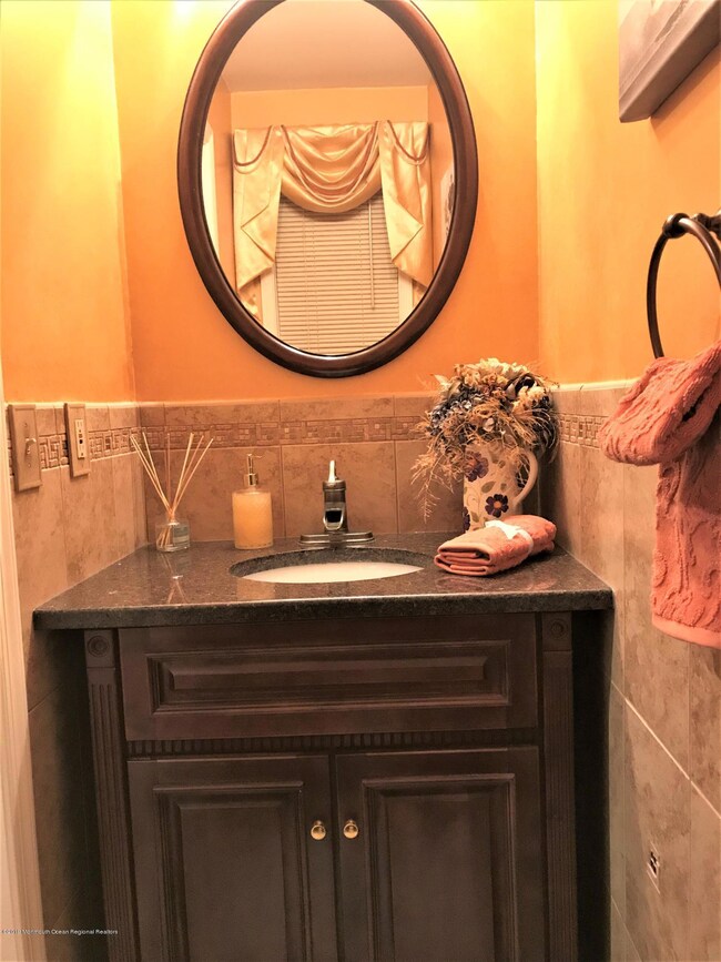 Powder Room 4