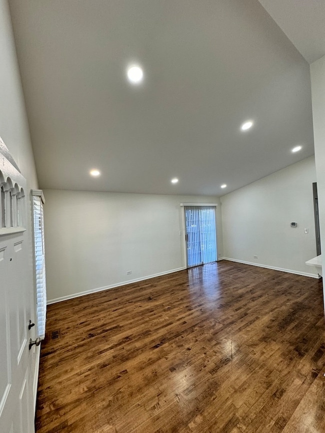 1944 Navarone Dr, Naperville, IL 60565 - photo 2