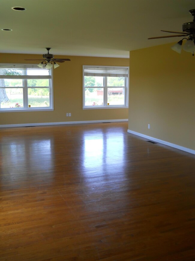 200 Coble Rd, Shelbyville, TN 37160 - photo 5