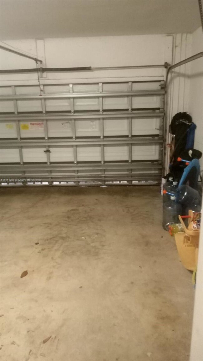 2 CAR GARAGE