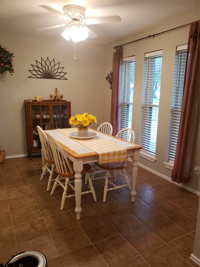 8011 Big Oak Trail Dr, Houston, TX 77040 - photo 2