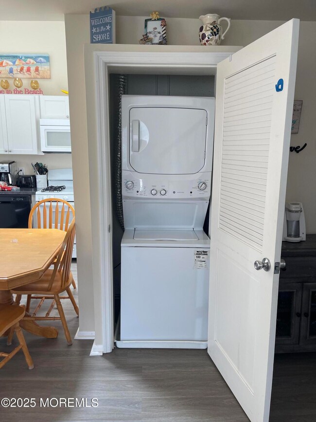 202 Carteret Ave unit B 5, Seaside Heights, NJ 08751 - photo 4