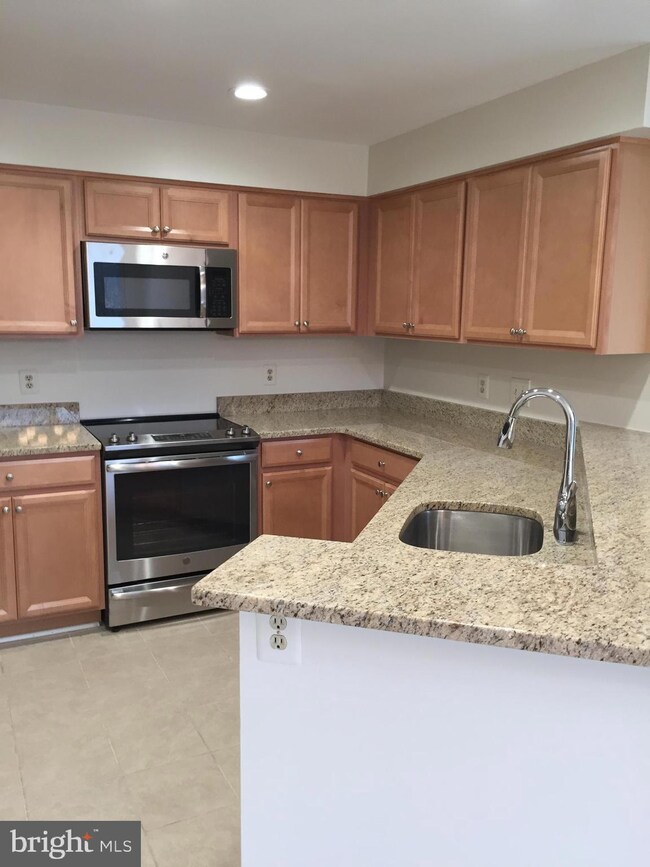 11242 Harbor Ct unit 1242, Reston, VA 20191 - photo 5