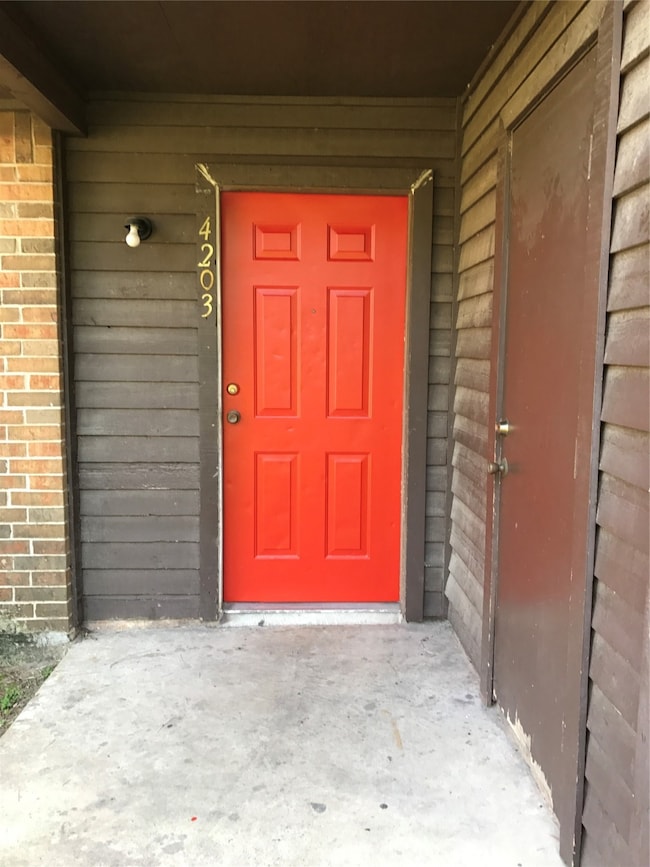 7200 T C Jester Blvd unit 4203, Houston, TX 77088 - photo 2