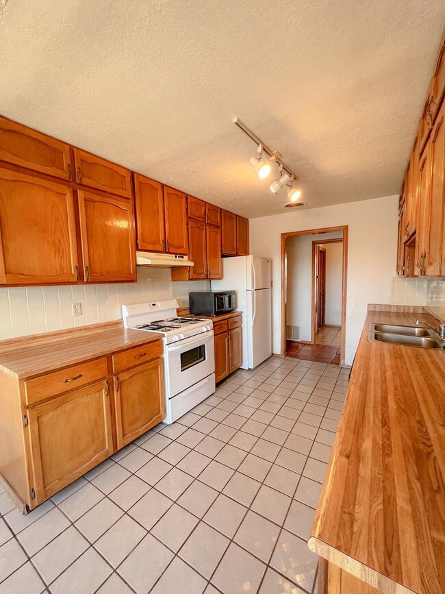 213 Sunrise Ave, Alamogordo, NM 88310 - photo 6