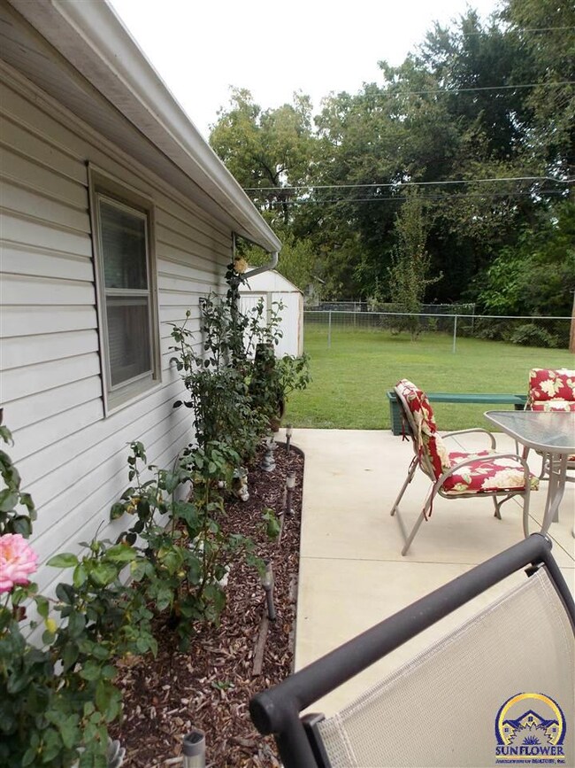 4300 SW 23rd St, Topeka, KS 66614 - photo 7