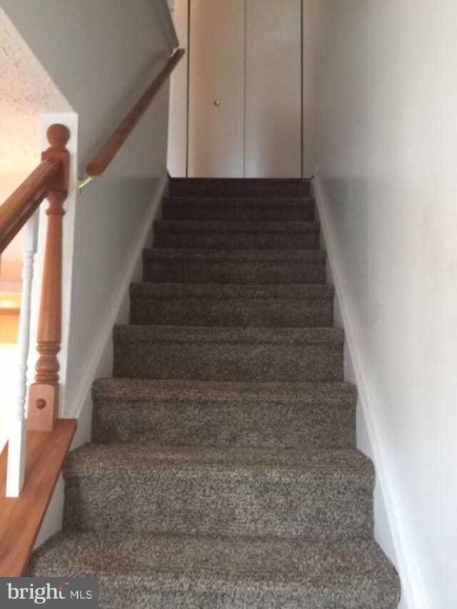 2149 N Anvil Ln, Temple Hills, MD 20748 - photo 4