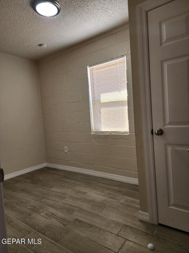7837 West Dr unit 5, El Paso, TX 79915 - photo 6