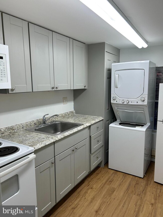 327 Park Ave unit 1, Baltimore, MD 21201 - photo 3