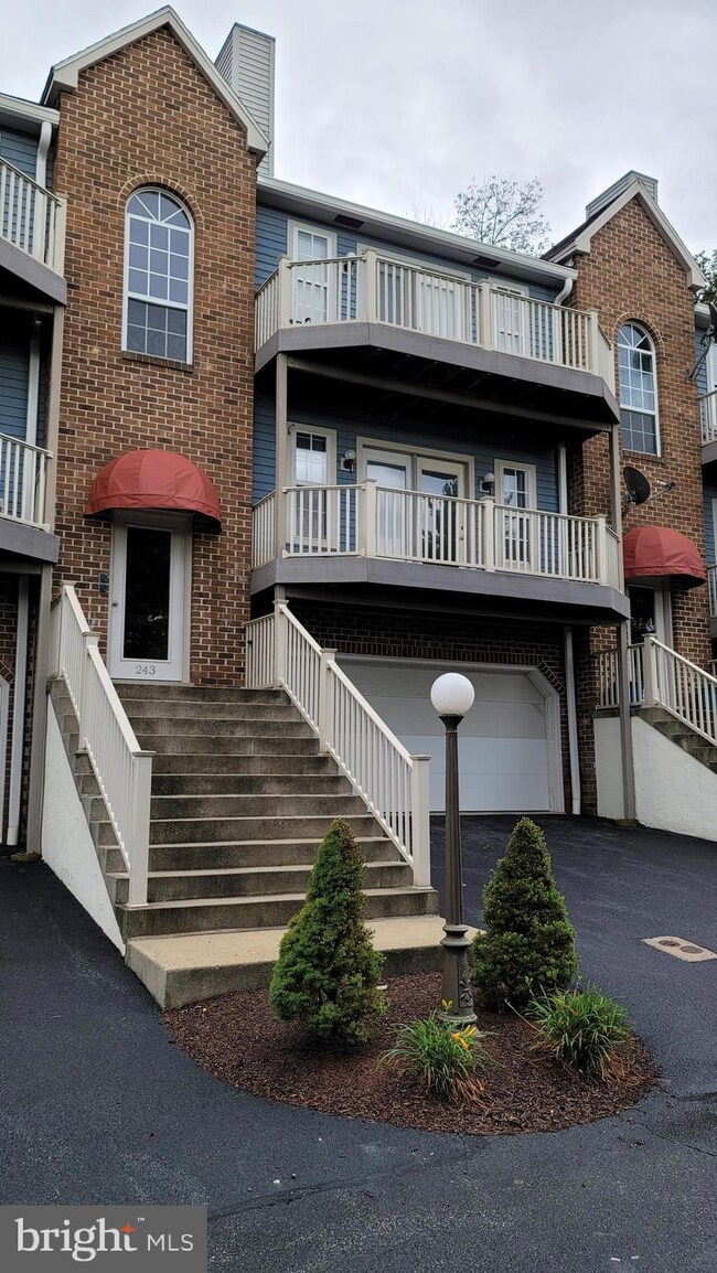 243 N 14th St unit A, Reading, PA 19604 - photo 2