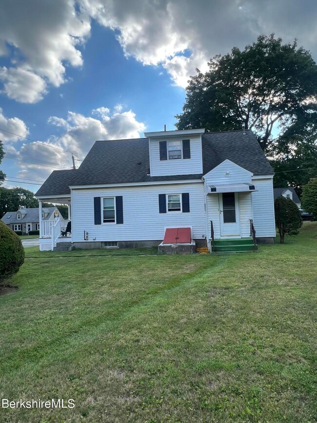 19 New York Ave, Pittsfield, MA 01201 - photo 6