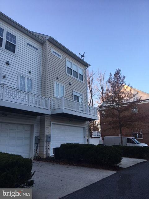 7923 Homefield Dr, Hyattsville, MD 20785 - photo 5