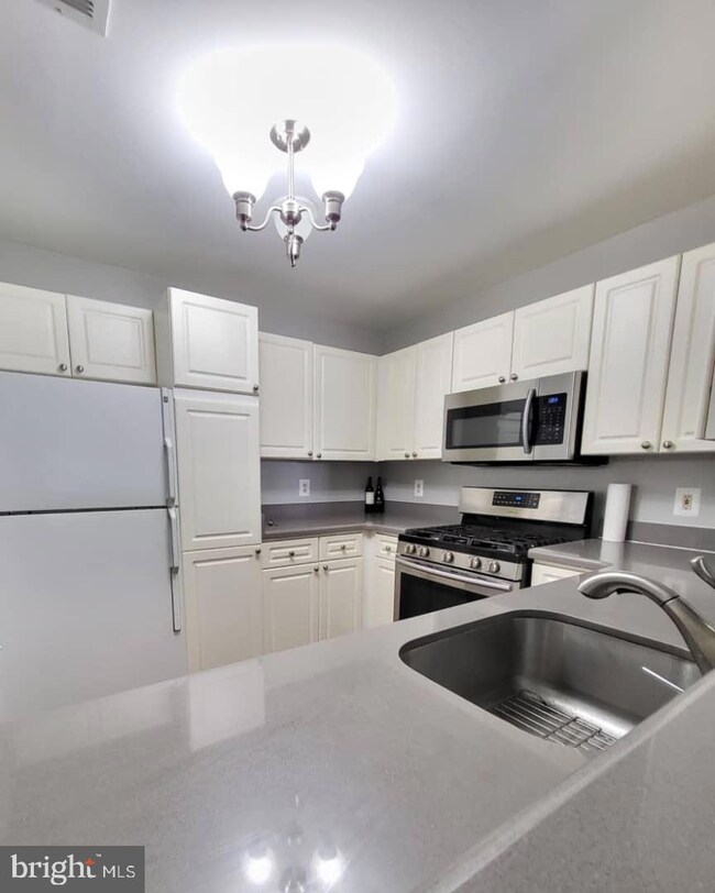 5573 Seminary Rd unit 103, Baileys Crossroads, VA 22041 - photo 6