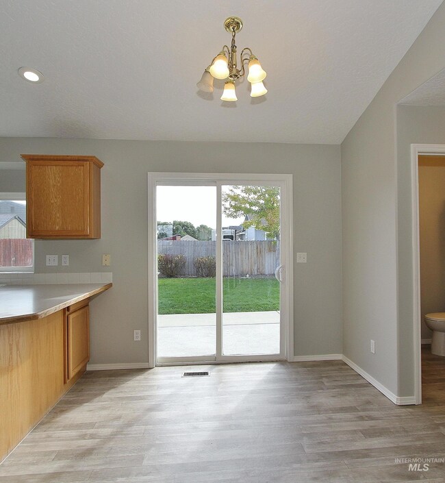 721 Aberdeen Dr, Nampa, ID 83686 - photo 7