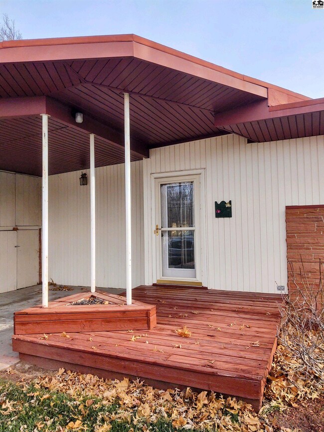 101 Arcadian Ct, McPherson, KS 67460 - photo 2