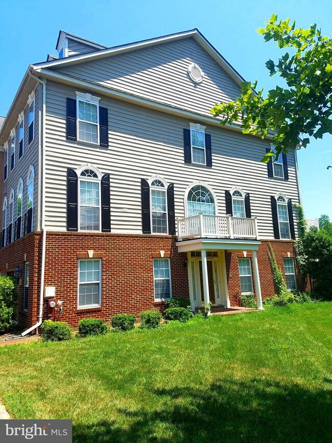 2311 Barnstable Dr, Upper Marlboro, MD 20774 - photo 2