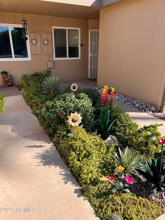 10922 W Thunderbird Blvd, Sun City, AZ 85351 - photo 2