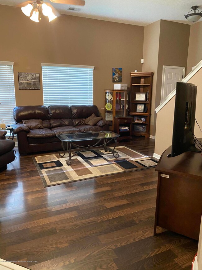 198CBDAF-2913-45DE-8AD6-0F84E9187423