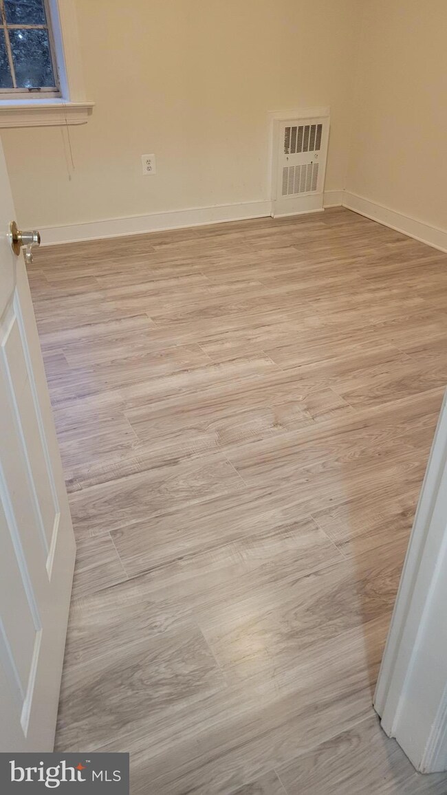 610 Madison St unit 200, Alexandria, VA 22314 - photo 2