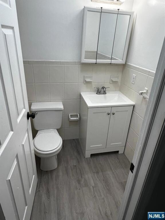 72 Sherman Ave, Newark, NJ 07114 - photo 3