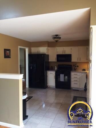 3631 SW Skyview Dr, Topeka, KS 66614 - photo 4