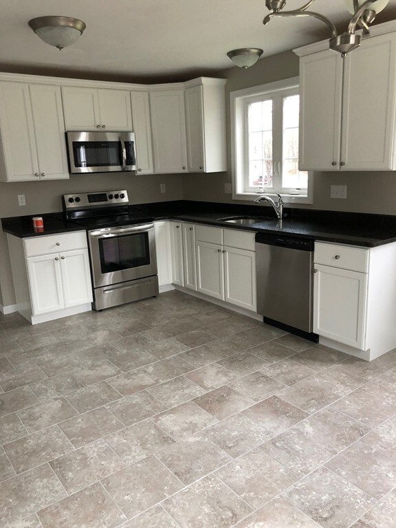 10 Farnum St, Blackstone, MA 01504 - photo 4