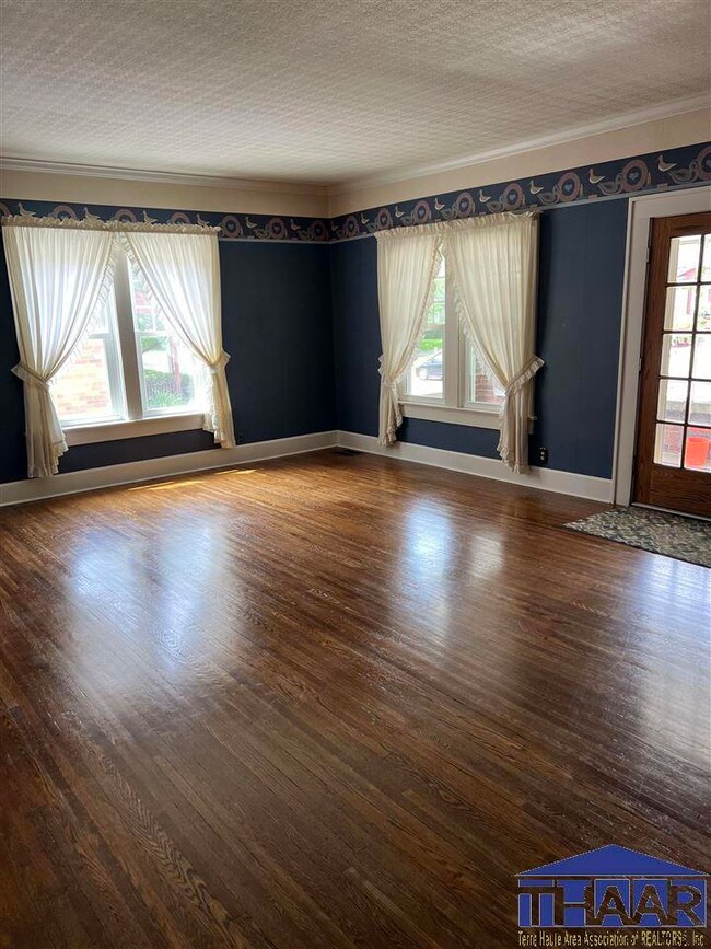 54 Monterey Ave, Terre Haute, IN 47803 - photo 2