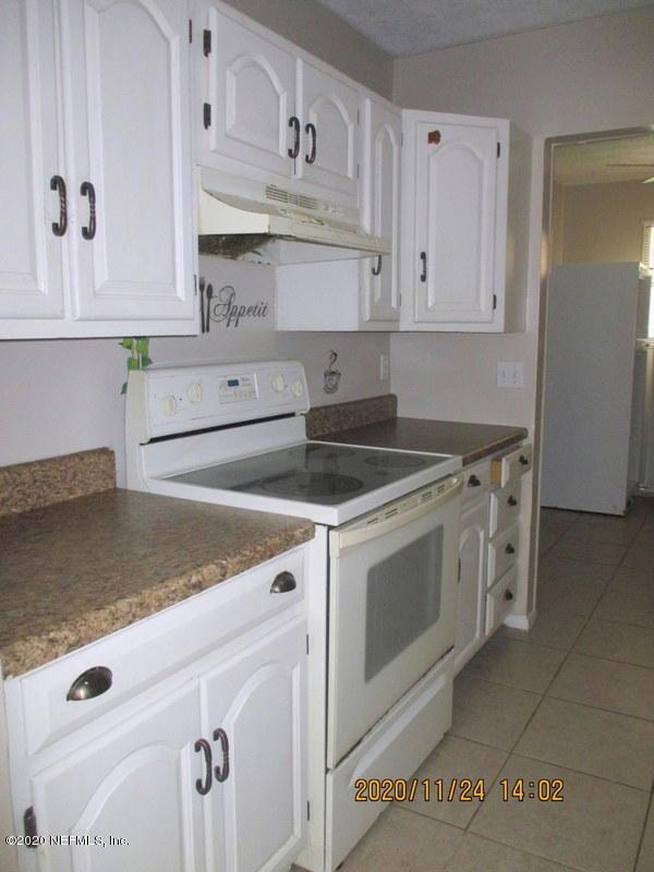 6504 Lucente Dr, Jacksonville, FL 32210 - photo 3