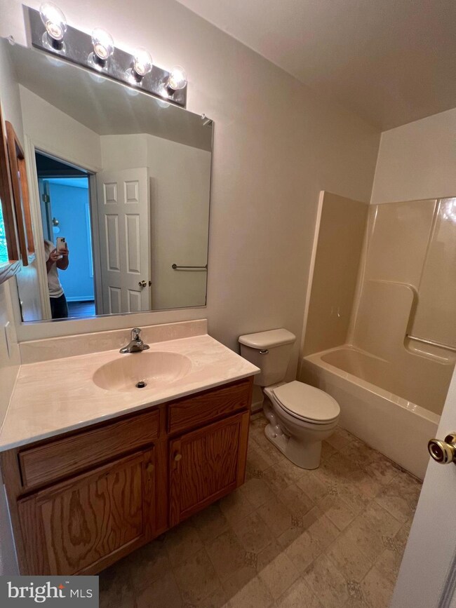 112 Lance St, Ranson, WV 25438 - photo 7