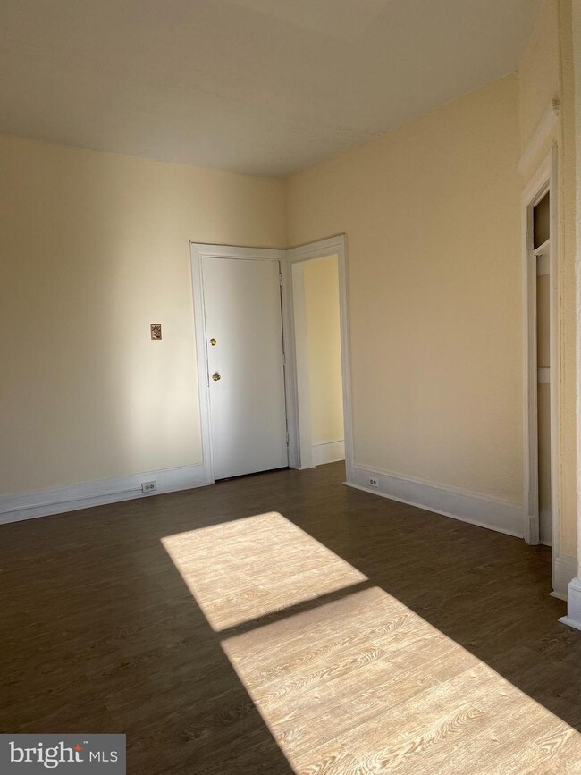 516 W Queen Ln unit 2, Philadelphia, PA 19144 - photo 6