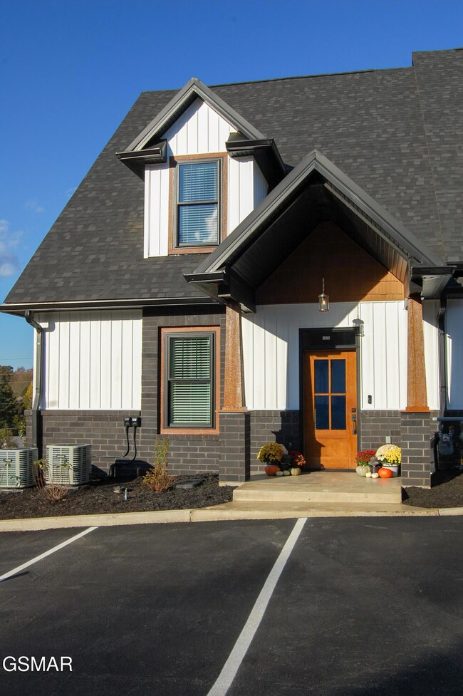 1079 Watch Hill Way, Sevierville, TN 37862 - photo 5