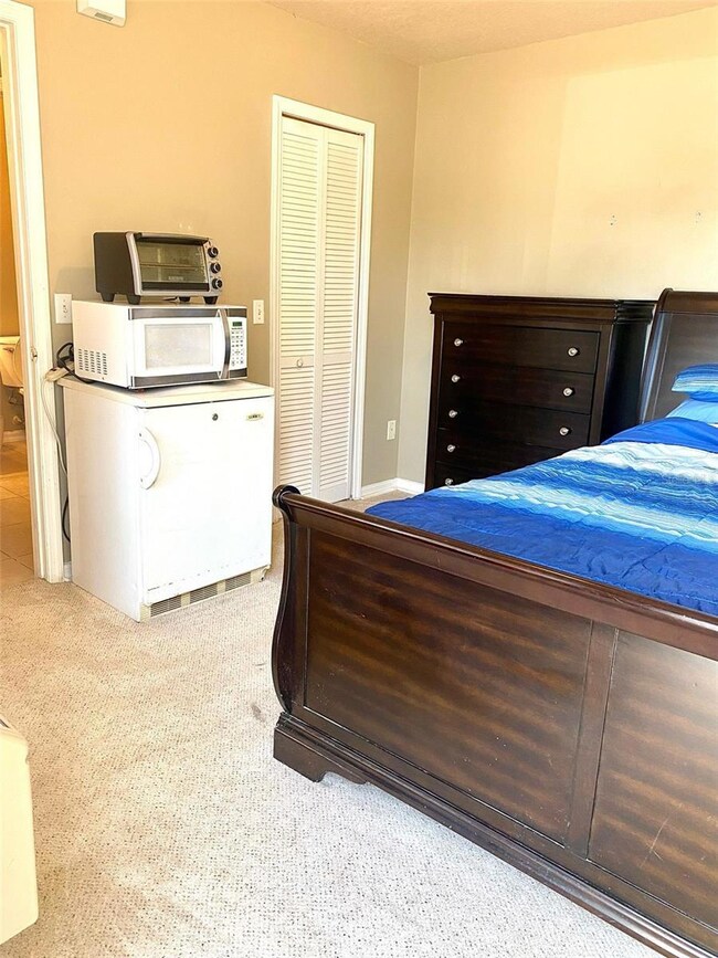 332 Caribbean Dr, Davenport, FL 33897 - photo 3