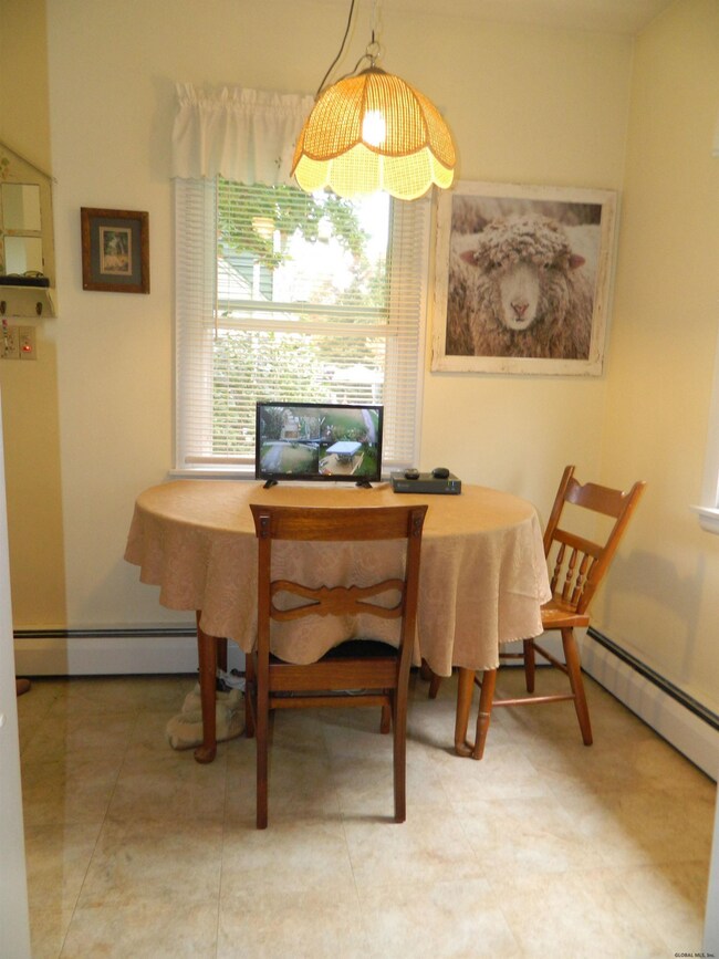 330 Madison Ave unit 332 Madison Av East, Rensselaer, NY 12144 - photo 7