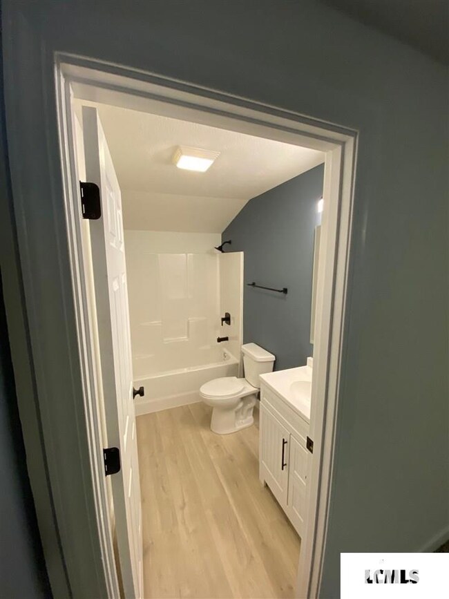 900 S Kickapoo St, Lincoln, IL 62656 - photo 7