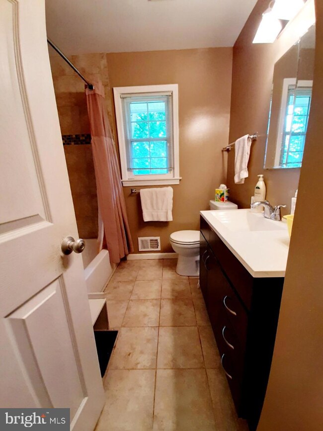 4859 27th St N, Arlington, VA 22207 - photo 5