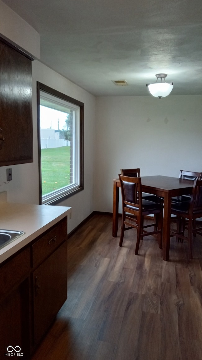 2033 Alhambra Ct unit B, Anderson, IN 46013 - photo 5