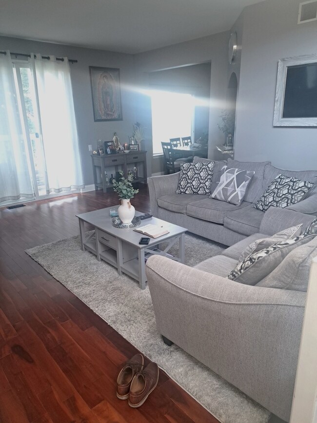 761 Verde Vista Ct unit 611F, Elgin, IL 60123 - photo 3