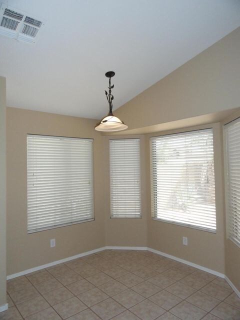 Kitchen Nook Vaulted