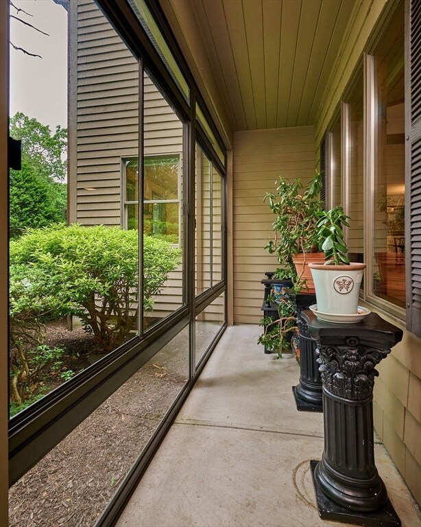 1 Ashley Cir, Easthampton, MA 01027 - photo 3