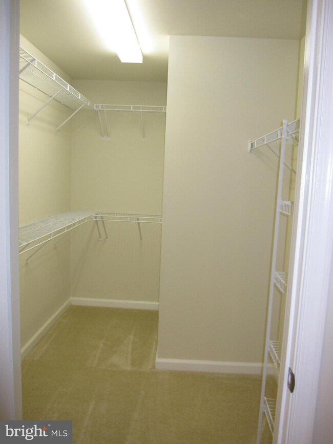 3067 Rittenhouse Cir, Fairfax, VA 22031 - photo 6