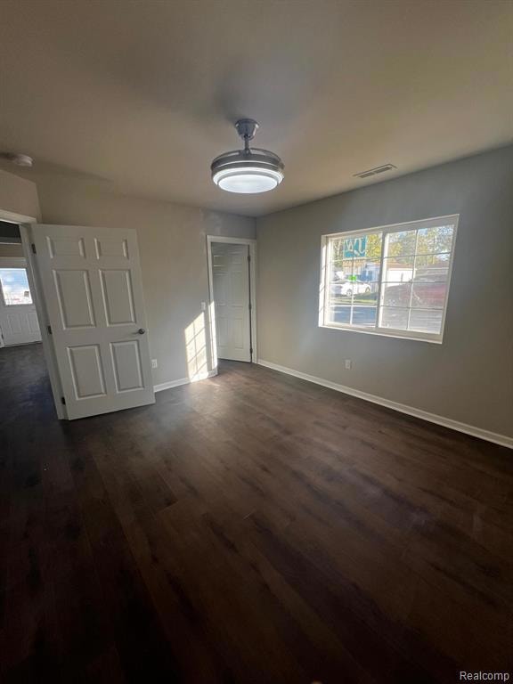 24593 Laetham Ave, Eastpointe, MI 48021 - photo 5