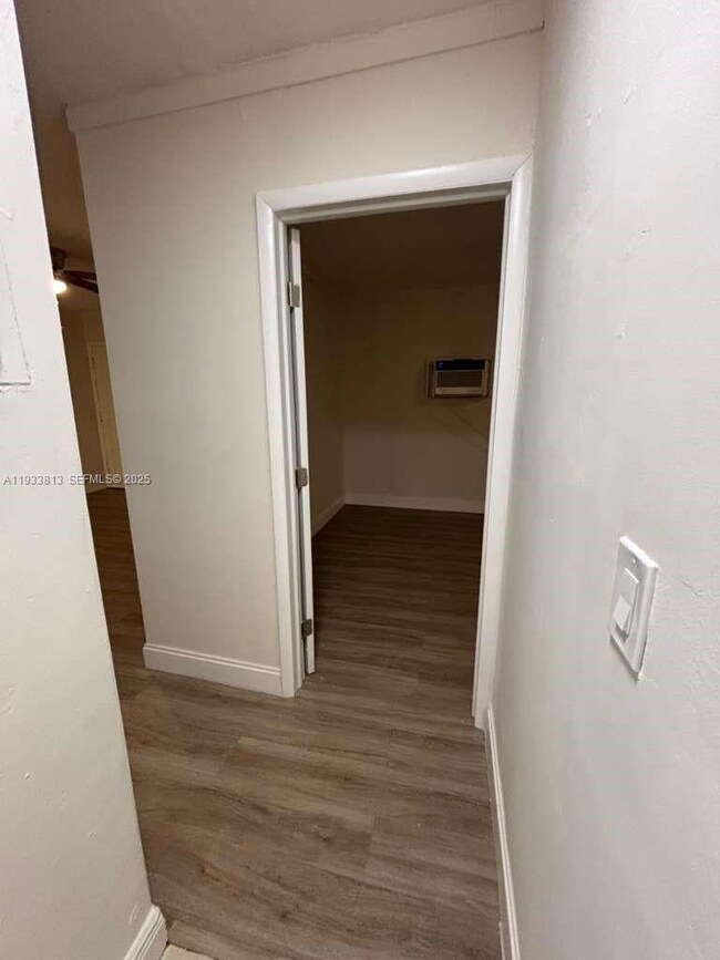 561 NW 113th St unit 563, Miami, FL 33168 - photo 7