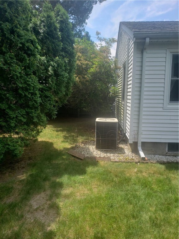 35 Village Cir, Warwick, RI 02888 - photo 5